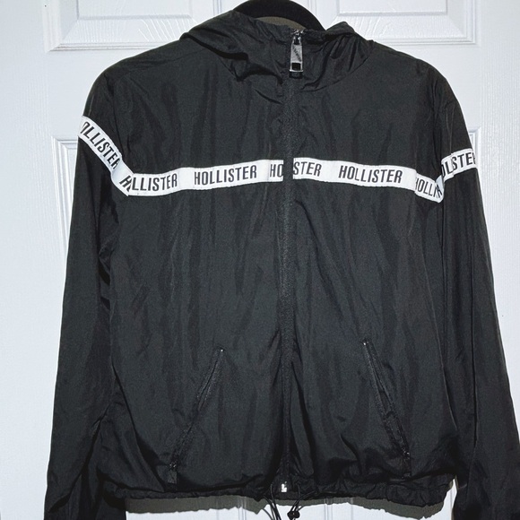 Hollister windbreaker, black sized large - Picture 3 of 4